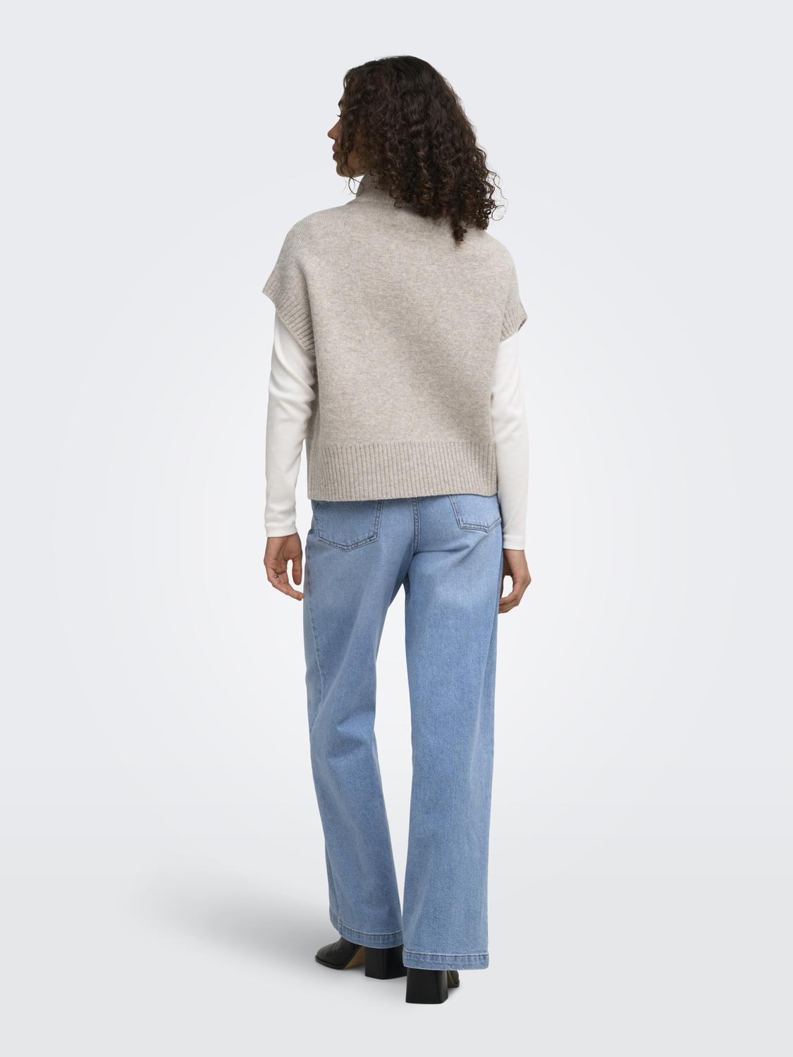 model_shot-back